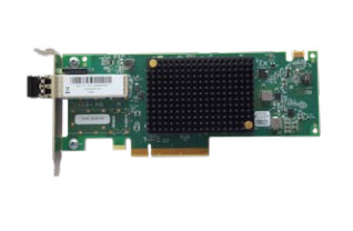 Adapter Fujitsu PY-FC422 w zielonej płytce PCB, widok z przodu, pełnowymiarowy wspornik, złącze SFP na górnej krawędzi.