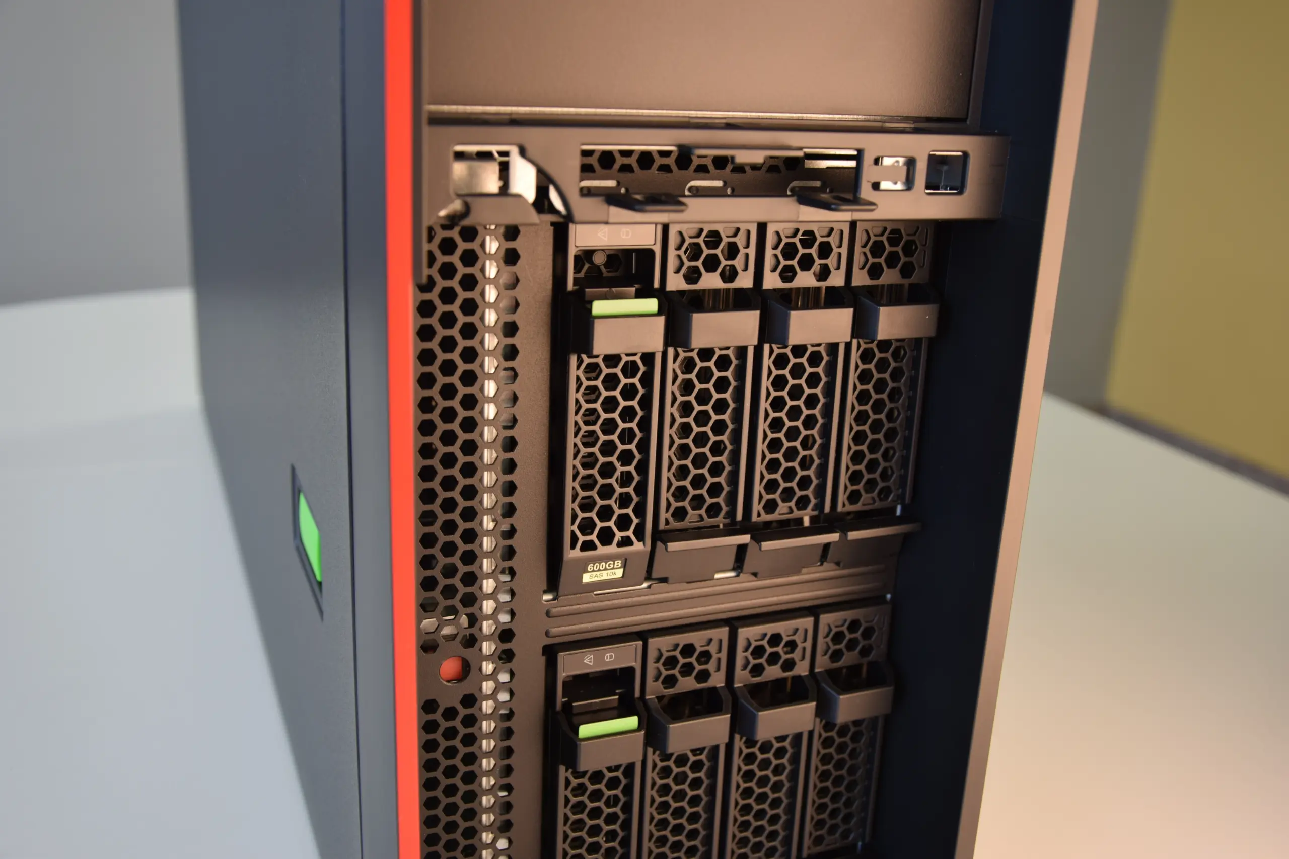 Fujitsu Primergy TX2560 M2